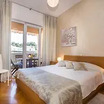 Apartment Dora Near Sea And Center With Private Garage