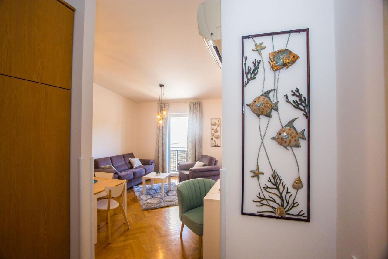 Apartment Dora Near Sea And Center With Private Garage