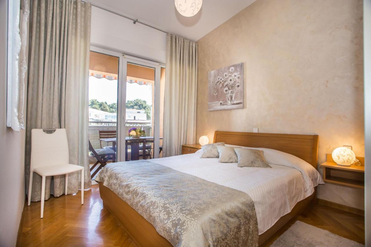 Dora Near Sea And Center With Private Garage Apartman