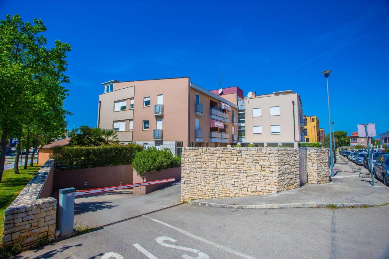 Dora Near Sea And Center With Private Garage * Porec