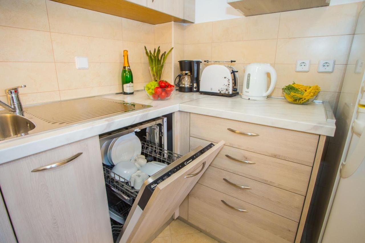 Apartment Dora Near Sea And Center With Private Garage *