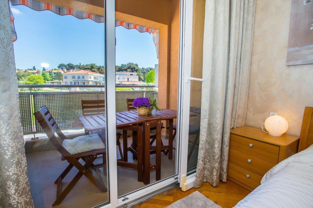 Dora Near Sea And Center With Private Garage Porec