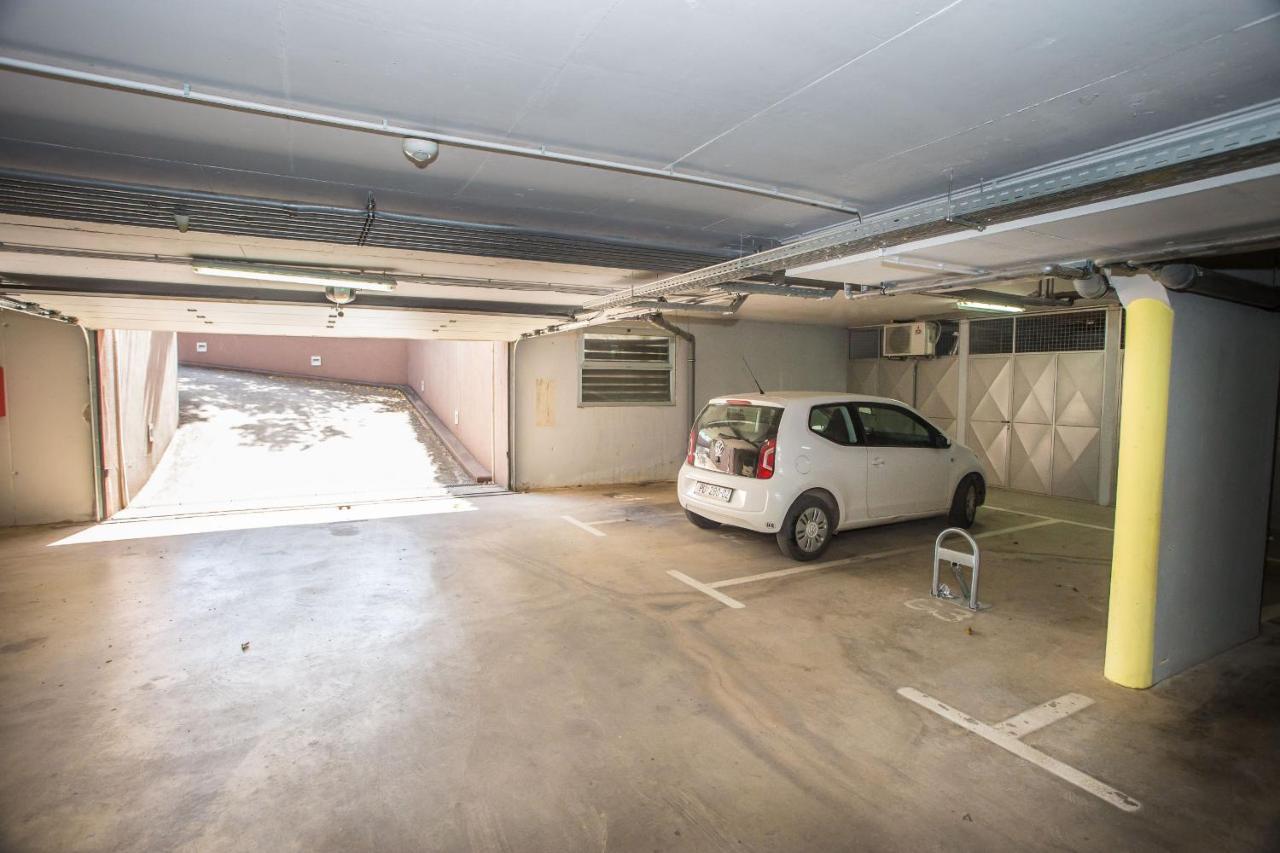 Dora Near Sea And Center With Private Garage Apartment