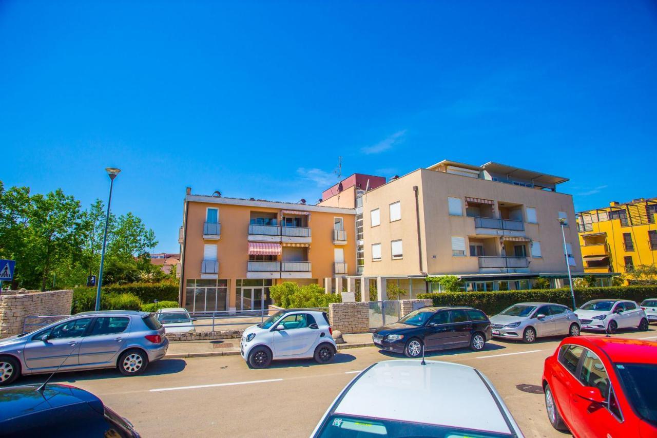 Dora Near Sea And Center With Private Garage
